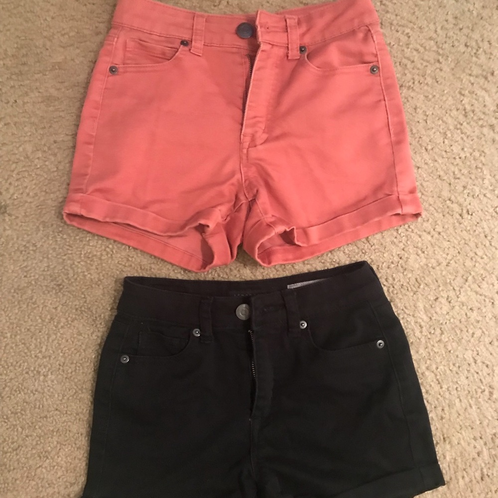 Shorts - Picture 2 of 5